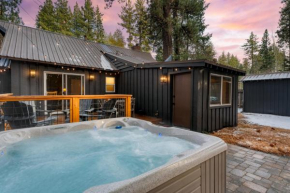 Westlake Cabin by AvantStay Hot Tub Near Skiing Walk to Restaurants Lake